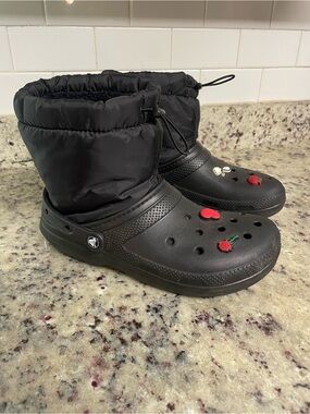 black Crocs Classic Lined Neo Puff Boots with personalization charms men 9 wm 11